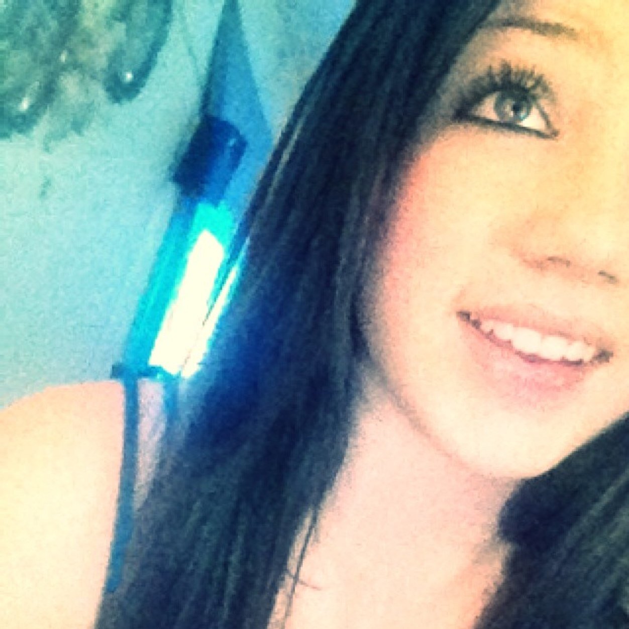Im Elizabeth obviously haha (: I like to do anything. I like to try new things(: and im a very open person:) thats all you guys need to know