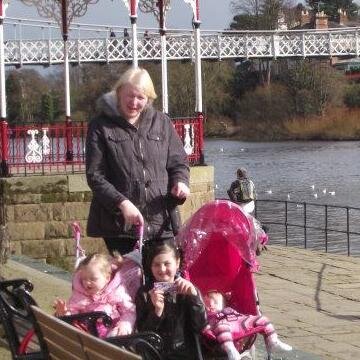 mum to 4 girls from ellesmere port