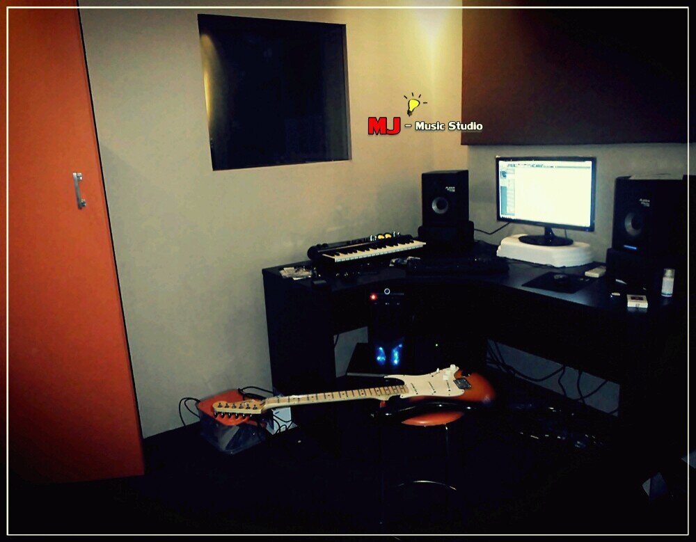 Rental & Digital Recording | Jl. Kapt. Anwar Sastro Lr. Kulit (blkg Kantor Gubernur) No.2237 Depan SD Xav 5
 │ Contact Us at +62 821 7638 6321
