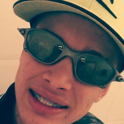 ㅤ                     mαiiiis qem ttem fé ttem ttudo αménn ♫