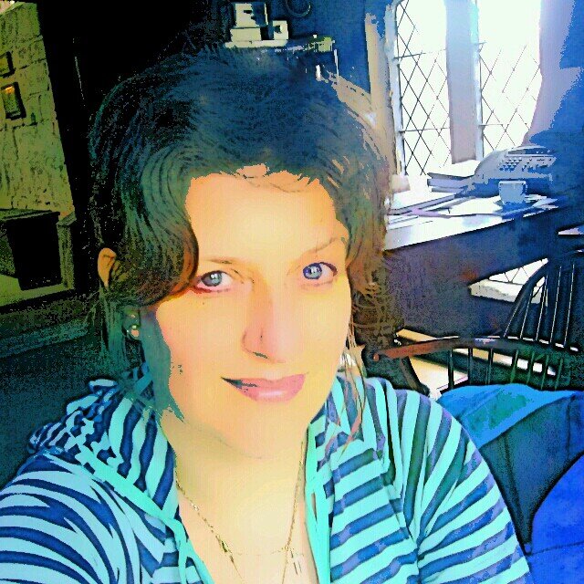 Author - Science Fiction; English, Likes Tea, Rainy Skies, Felines; Always has Paper and a Pen. Cloud Field Novels: https://t.co/XnTNmJF0F3…