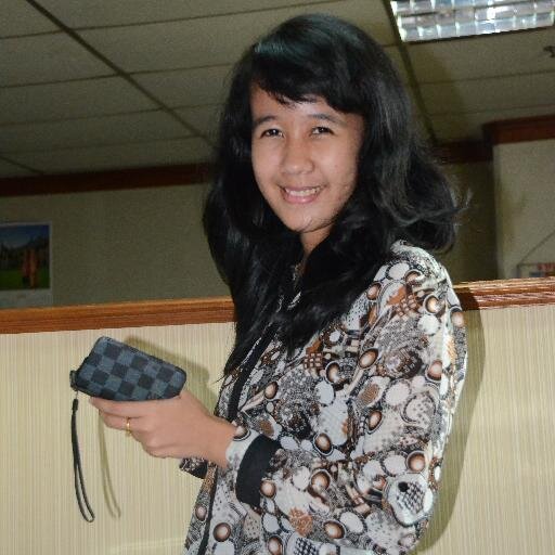 English literature in uim.JOb at. Keker_fajar makassar and journalist of tonasa