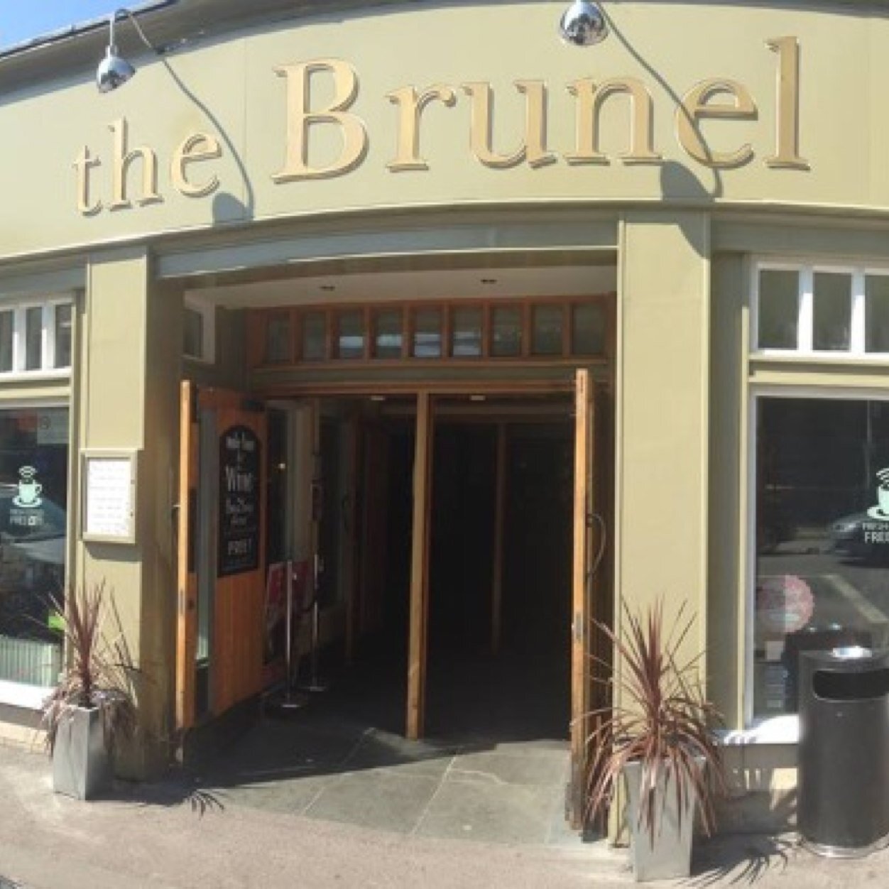 Your Friendly Local with Fantastic Food, Live Sports and Great Party Nights. 01249653100