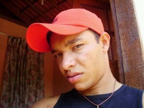 AllanFabio1's profile picture. É curioso como não sei dizer quem sou. Quer dizer, sei-o bem, mas não posso dizer. Sobretudo tenho medo de dizer