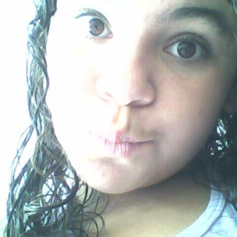 Lara_Larinha12's profile picture. 