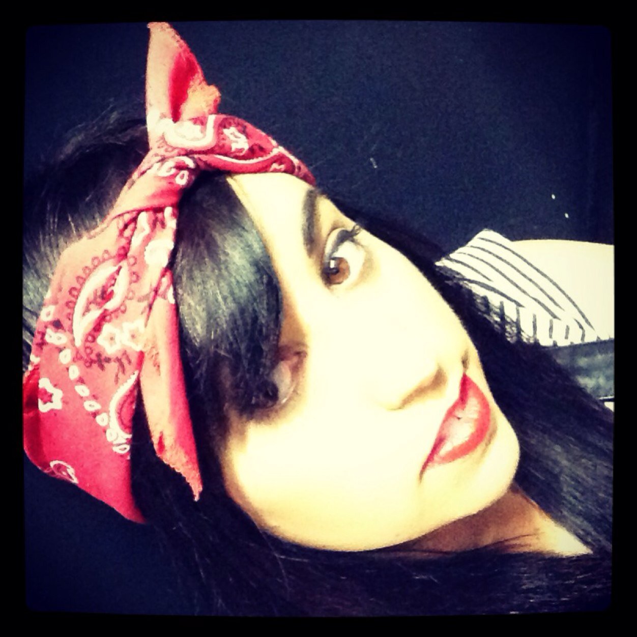 Hair stylist by day; writer by night. 
Livin' the dream.