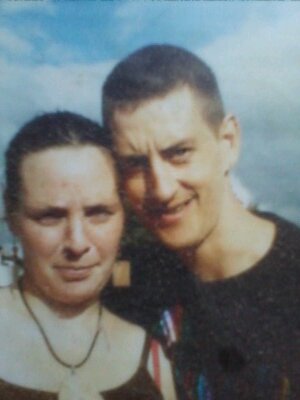 goonernayorkie!!!1 son 1 daughter 1 wife wotever happens its a good life:)