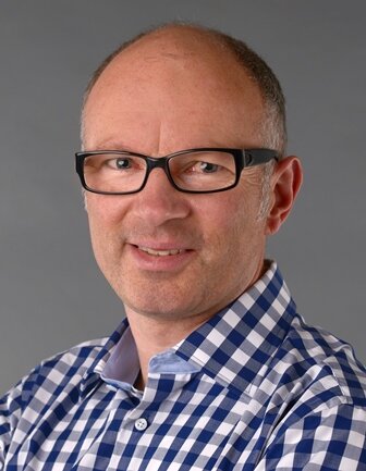 Schweizer mit europäischen Wurzeln / Berater Politik und Medien @EUinSwitzerland / Tweete meine persönliche Meinung / Follows + RT nicht = Unterstützung