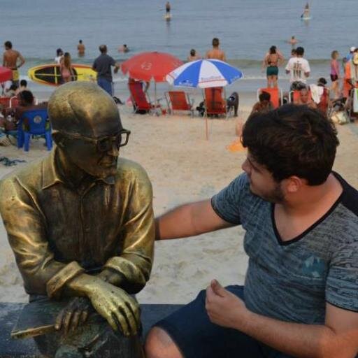 Sou o Rafael, Prazer! Análista de Sistemas, doido por tecnologia, séries, que ama a vida, sua familia e amigos! Corinthiano e um cara legal :D