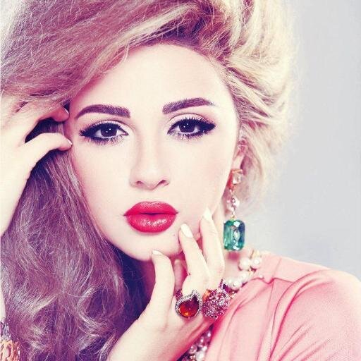 الارض بحاجه للانثى وبكل م تحمله بين طيأتها