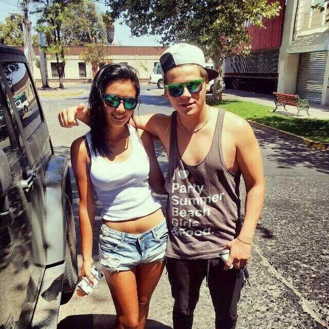 feliz con la steffi es el amor de mi vida