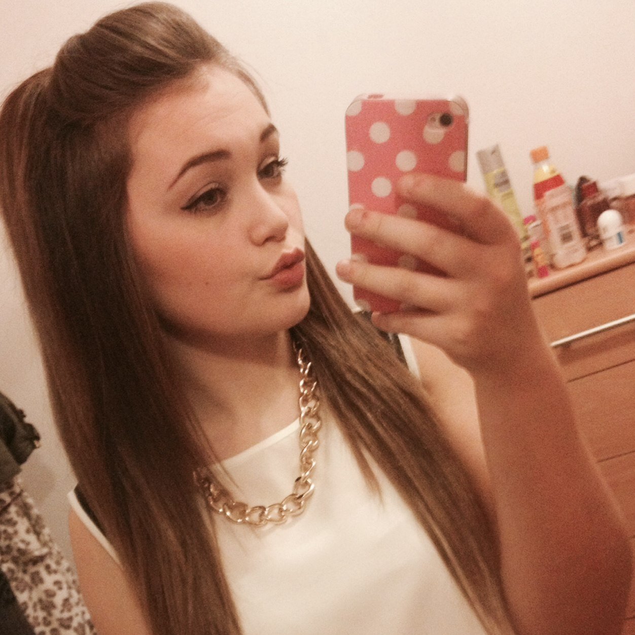 15 year old female human, devoted bacon lover... http://t.co/Gd8trHEKa4