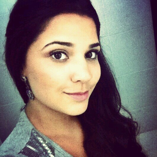 JuliaaKaren's profile picture. instagram: juliaakaren