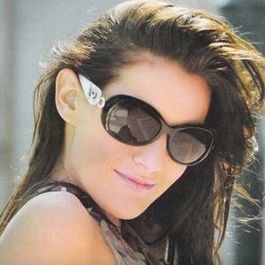 ParisFoxen's profile picture. 