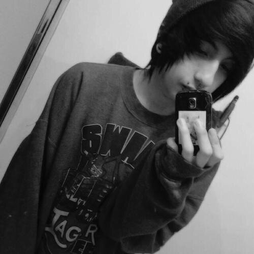 I'm Link, 16, hella gay and also deeply in love with @_gay_wh0re_ he's literally my everything.