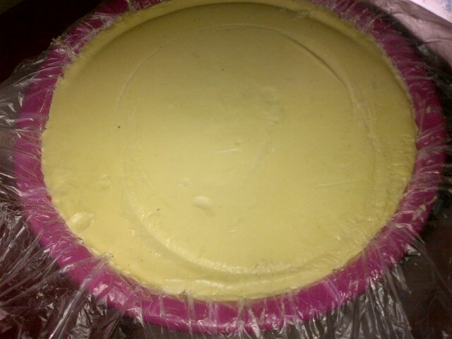 Shea butter processor. We handcraft from start to finish to obtain our unrefined shea butter. 100% raw and pure.