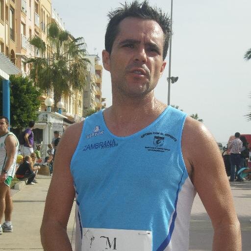 Gerente de @PHPeluqueros (LOS PELUQUEROS DEL DEPORTE) Amante del @running, el @deporte y los buenos ratos en general.