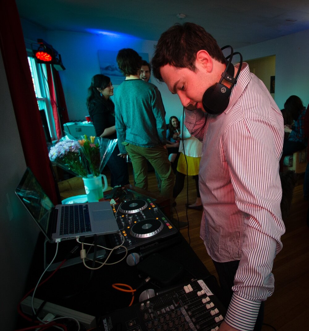 DJ's, Photo Booths, Slow Motions Booths