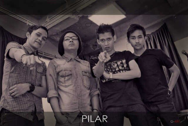 Pay @PayVandals @krisna krisna_Pilar @agung bobby_zulfadly fahry @Fahry_saied |Facebook. http://t.co/oyUyt3slVr. Pilar band