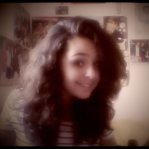Ciao io mi chiamo Sara, mi piacciono molto gli One Direction. Il mio preferito è Harry Styles!!!!! I LOVE YOU HARRY!!