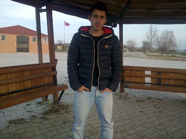 Kafam olmasa yakışıklı çocuğum.
