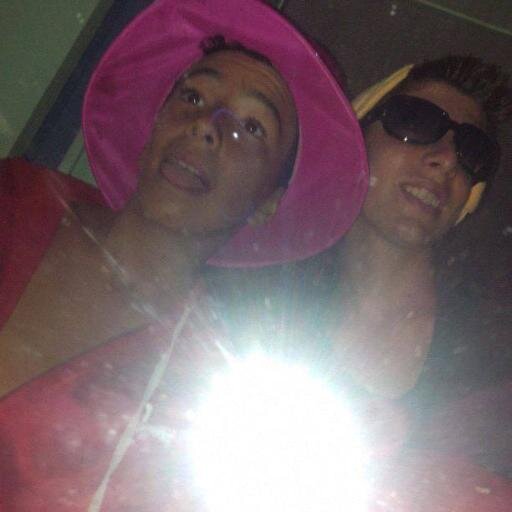 Soy Emmanuel del colegio N 1 D.E 5 . Me gusta jugar al Volley y al Futbol.Mi cantante favorito es Romeo Santos.300 :p.