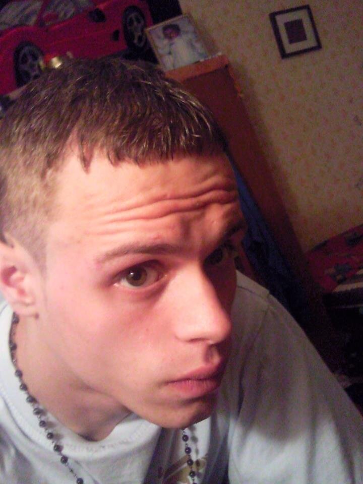 Im Oscar Saint Cruz yeah im rollin down the freeway but its a storm out there...