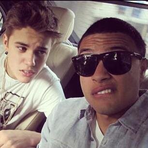 Me encanta Jusin Bieber :) soy belieber forever  y no lo cambiaria por nada :)) mi ask http://t.co/CDn89NV3 respondo todo