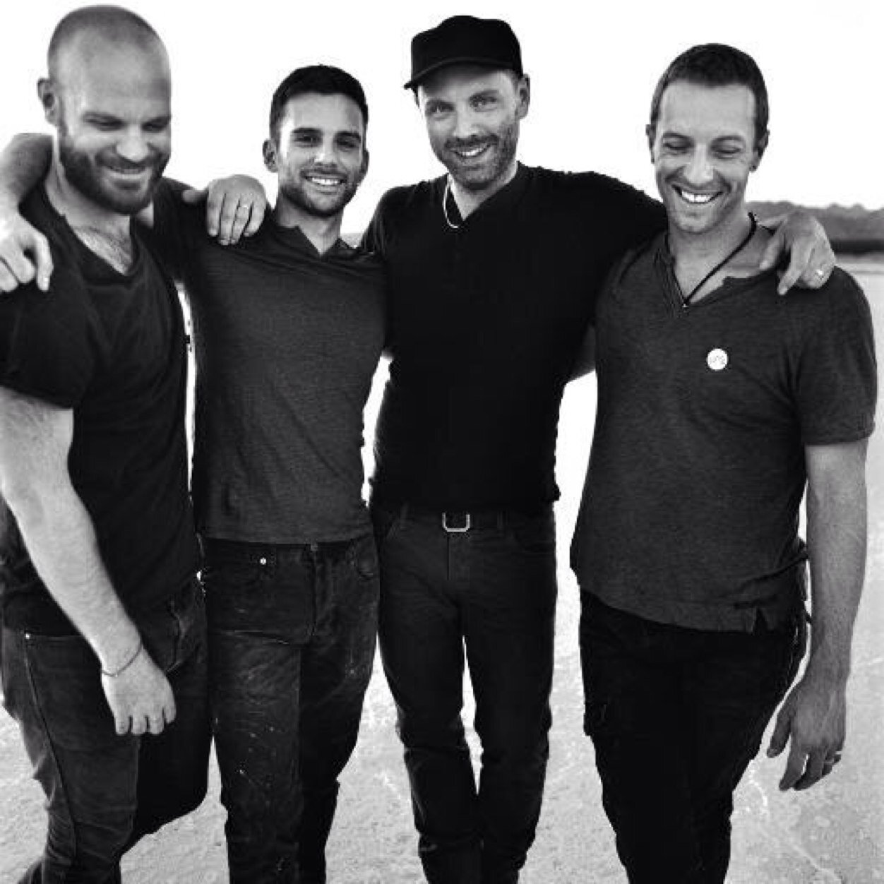 We are the government of Harveytown, any trends and events about the Coldplay fandom will appear here! follow our presidents: https://t.co/xjTSoB86Zm