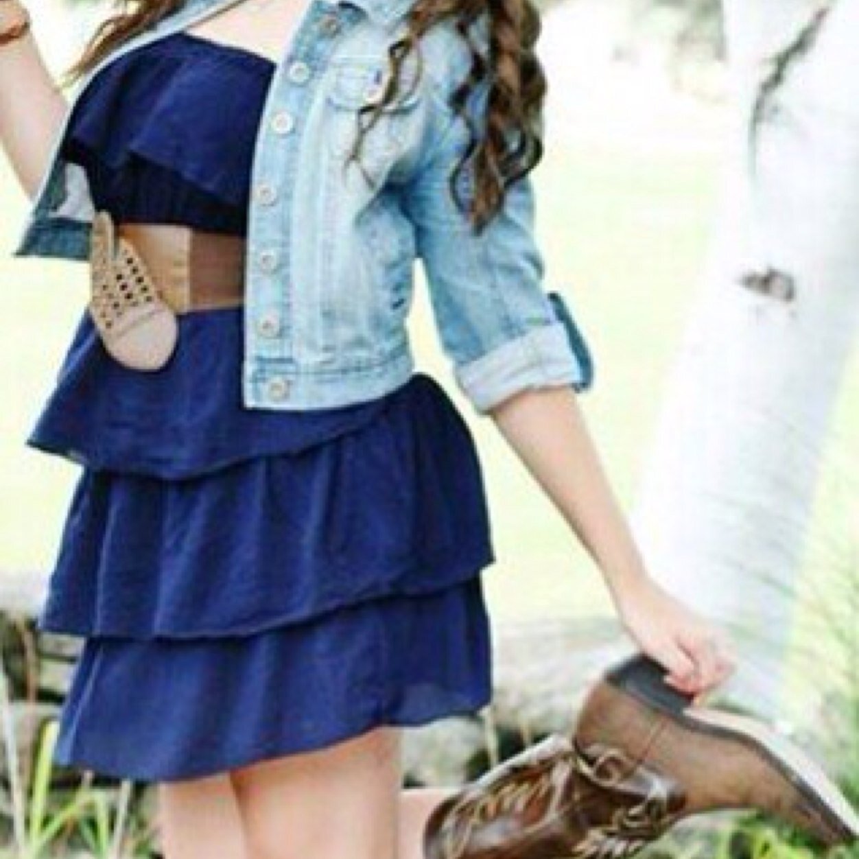 @contestanon is my bff. 19. Living life to the fullest. I love answering questions. And known fof giving great advice. @HeartBreakInFL is my twubby