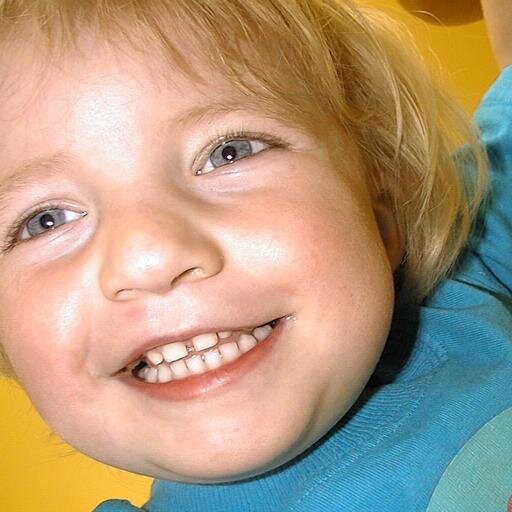 BsmMee's profile picture. Someone tell me how to use twitter, plz? lol