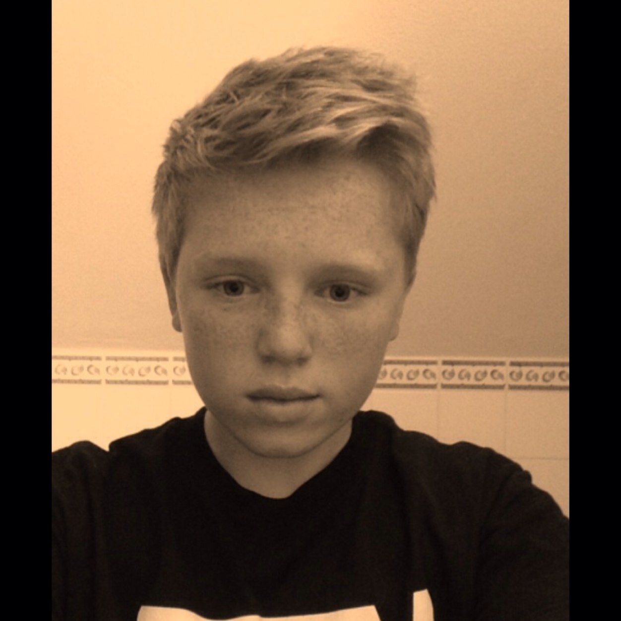 13 year old boy , I follow back.. Yeah thats pretty much it..