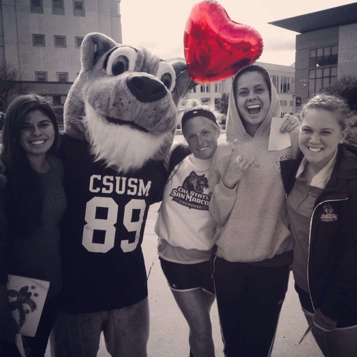 @CougarLacrosse Alumni BA: Liberal Studies, Minor en español. MS: Sports Management @IllinoisStateU