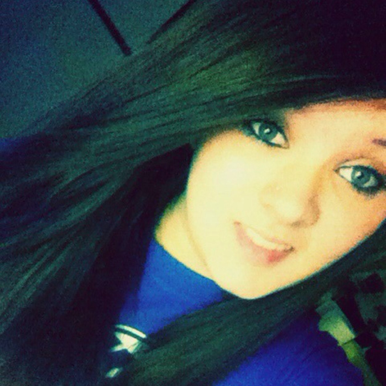 Im 15 years old, student @ wilson high school, in 9th grade, love being outdoors. hobbies are hanging with friends & shopping. Love hanging with my boyfriend(: