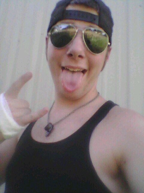 my names joseph estes..born in alabama ..live in justin texas..i play guitar and love mma and tattoos...bvb army forever!