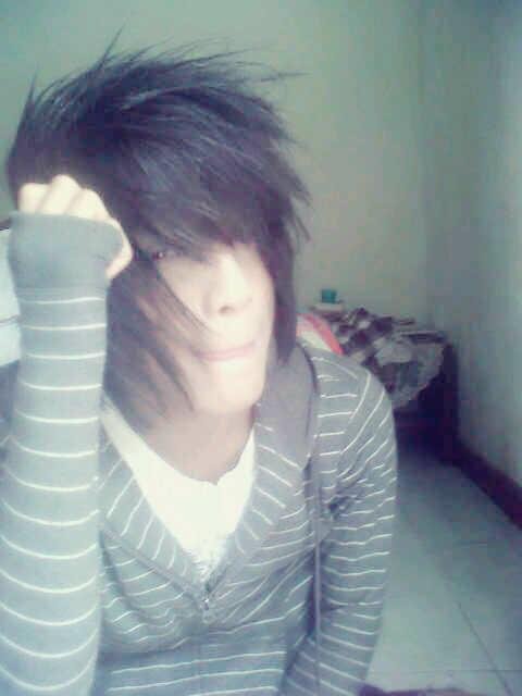 hi , im rykan 18 from indonesia c: im a Emo/Sonic/Scene c: i like BVB , BMTH , I See Stars n Black Light To Hell Thats my fuckin band