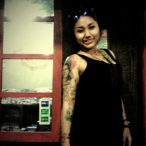 follow twitter baru :@ayubestari01 instagram: ayuabes. path: ayu bestari. line: nathayuabes thanks yg ni di hack orang