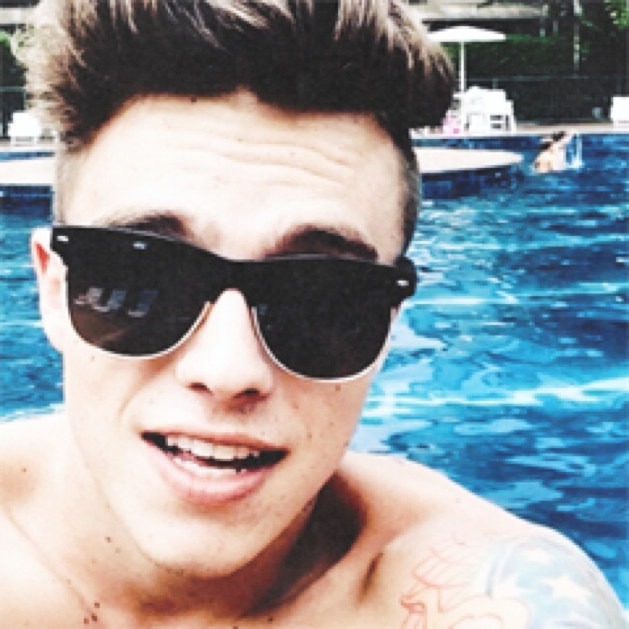 howflys's profile picture. Meus ídolos tão voando e o de vocês? | Since: 08/01/14 | 1/3