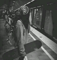 Estou no meu outro Twitter @jessi_freak