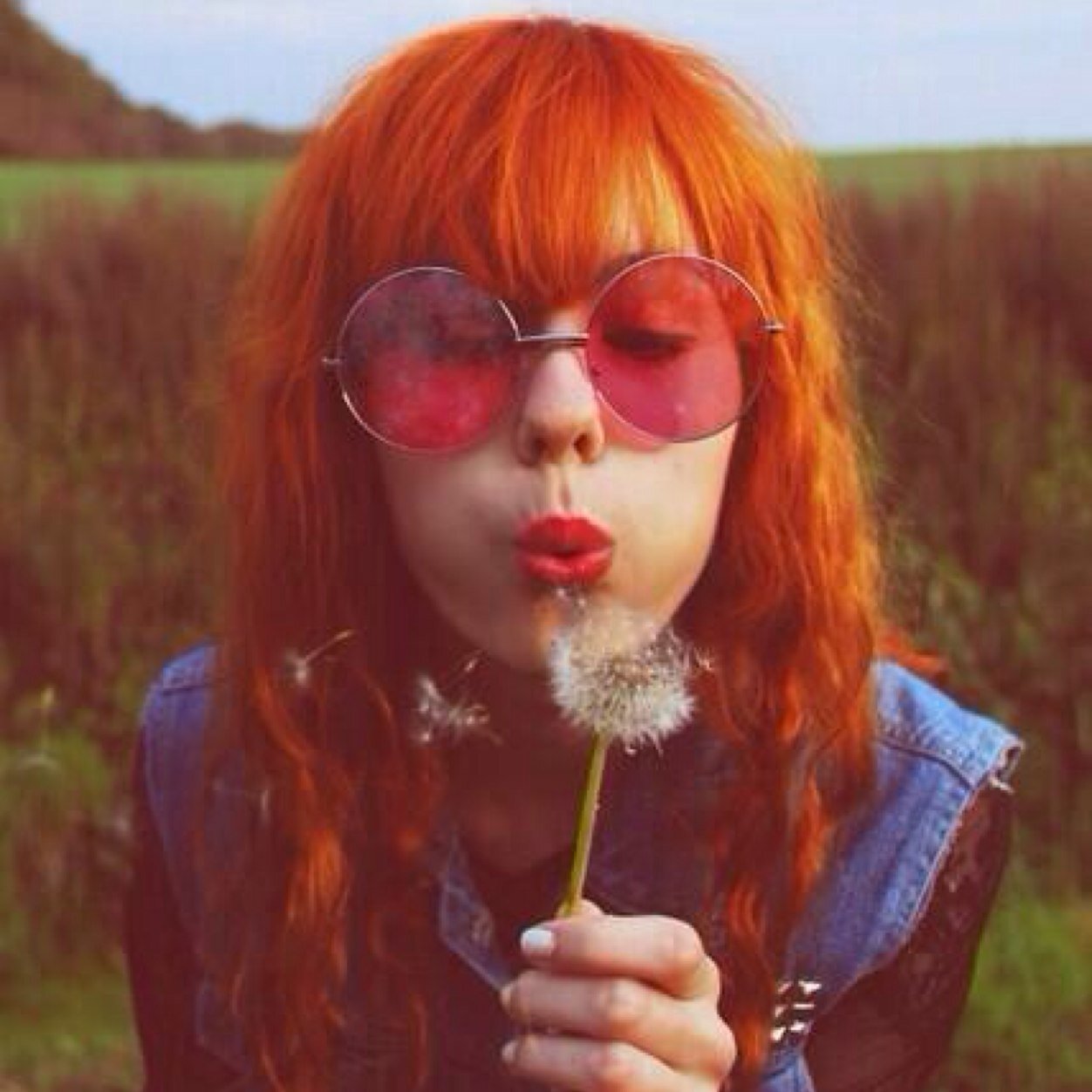 thesluttyginger's profile picture. smoke a joint & smile. today is going to be a good day. ✌️ #positivevibes