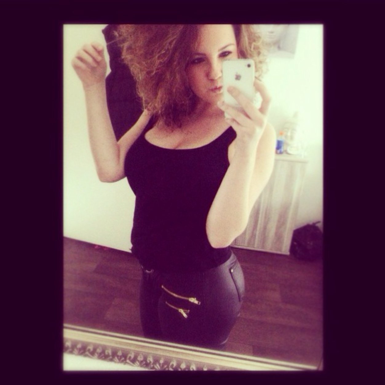 Instagram : kiirstenn_