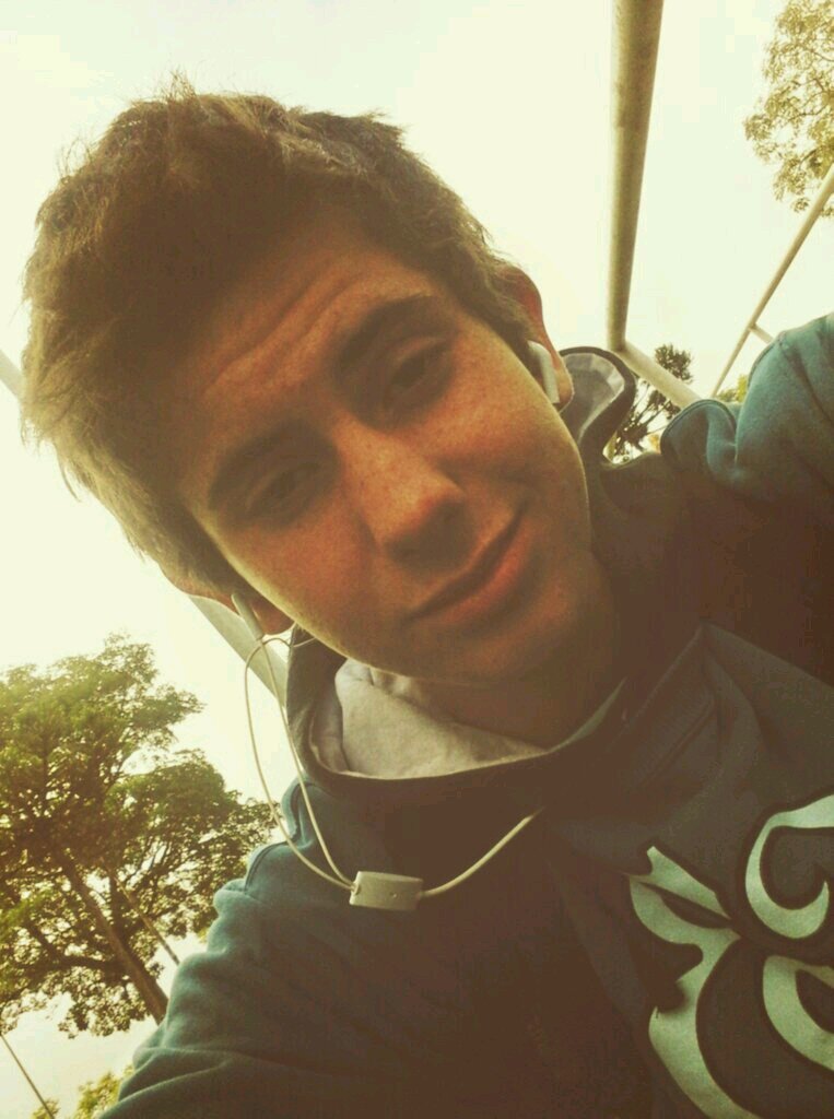 Porque eu quero acordar com você
Quero sorrir com você
Quero estar com você, amor
Quero viver com você @stringhi_