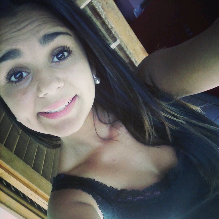 oi vim aqui  pra fala que amo muito essa minha morena gata ela pode conta semrpe comigo vo ta sempre do lado dela te amo minha pequena gata @vem_paola :)