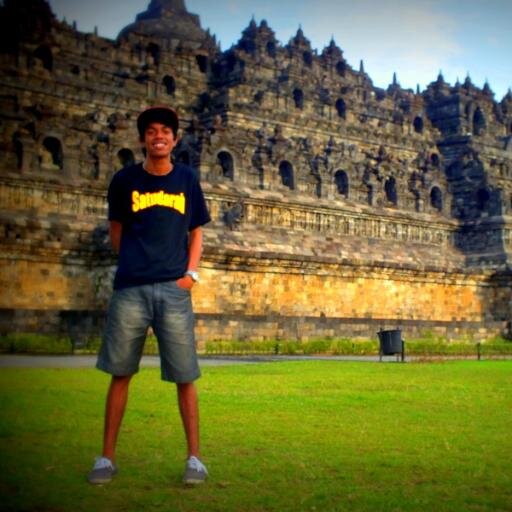 gelandang menyerang di garuda timur (GARTIM) fc_TITANIC, kapten team scuad Liverpool and Manchester city