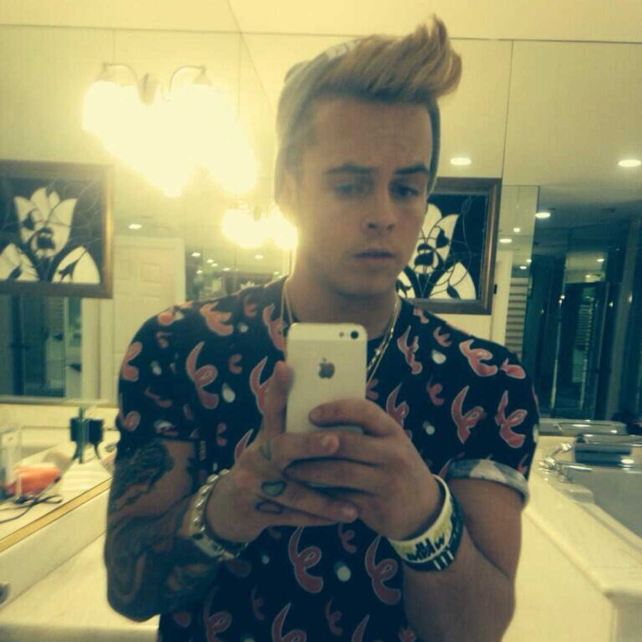 CuddleWithMeJai's profile picture. Haters Gonna Hate...Dogs Are Gonna Bark! They make me smile when no one else can! Luke/5 Follow @Sel_For_Life Stay Stong ily