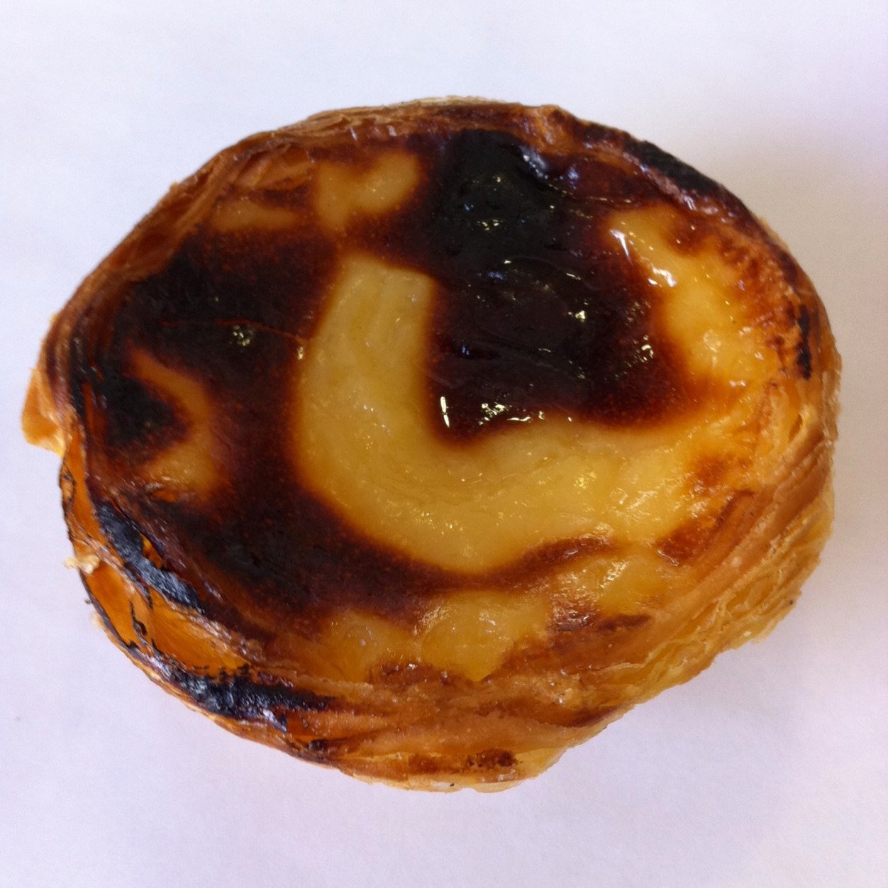 O melhor pastel de nata.
Prémio atribuído pela Confraria do Pastel de Nata, em 2012 e 2013.
Situa-se no bairro de Campo de Ourique em Lisboa, desde 1943.