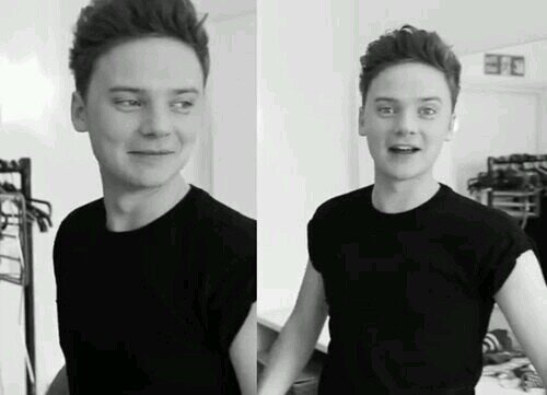 We are two Spanish girls whose idol is a fuckin' perfect guy @ConorMaynard #Mayniacs4ever #SpainSupportsConor ♥ #Spayniacs