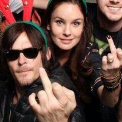 Love The Walking Dead, i'm a big fan of Norman Reedus, Sean Patrick Flanery  and Sarah Wayne Callies! Follow me...