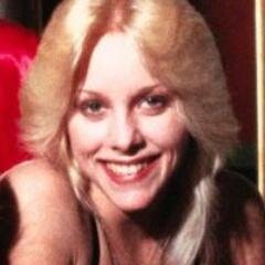 I'm Annie. A teenage runaway who occasionally pops pills & drinks. I have a crazy dad but great friends, like Jeanie. I'm just trying to get through the 1970s.