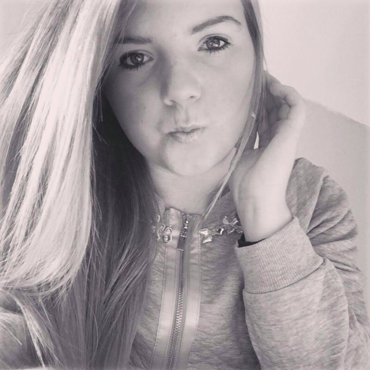 18» Don't make a girl fall for you if you don't have no intention of catching her ♥ Follow me and I will follow back « 760F3F7A
Add me on snapchat barbiechels95